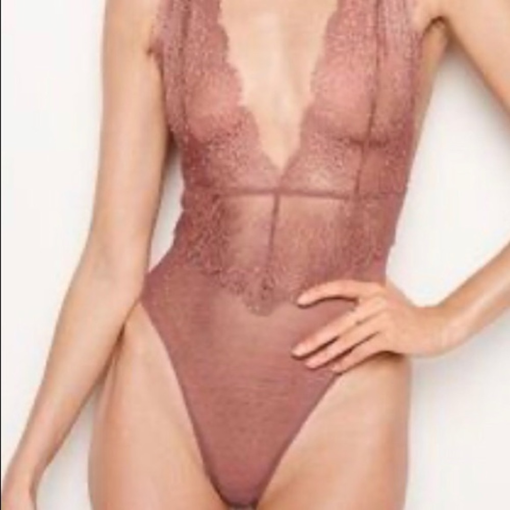 Victoria Secret Chantilly Lace Plunge Teddy